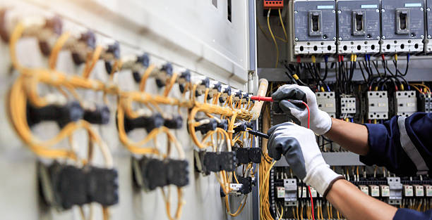 Professional Electrician technician working in Woodstock, IL